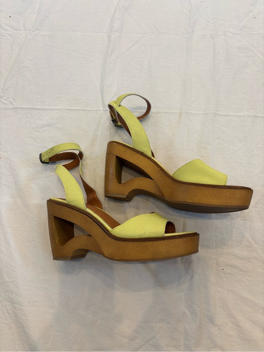 Y2K Lucky Brand Lemon Green Platform Sandals